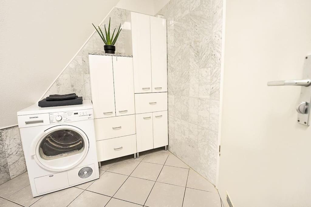Loft Mit Billard-Tisch Und Ps4 Appartement Wuppertal Buitenkant foto